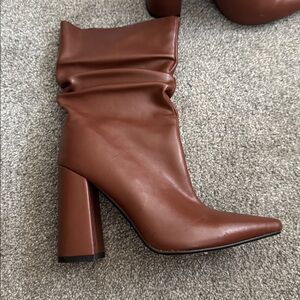 Elegant Brown Women's Boots